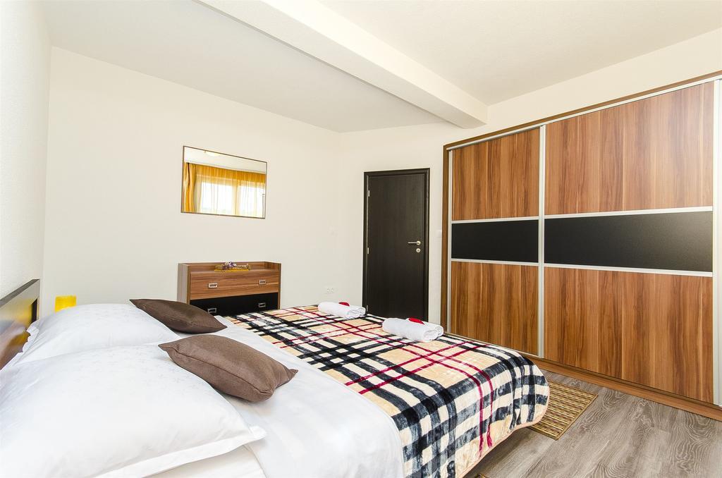 Apartments Branka Trogir Extérieur photo